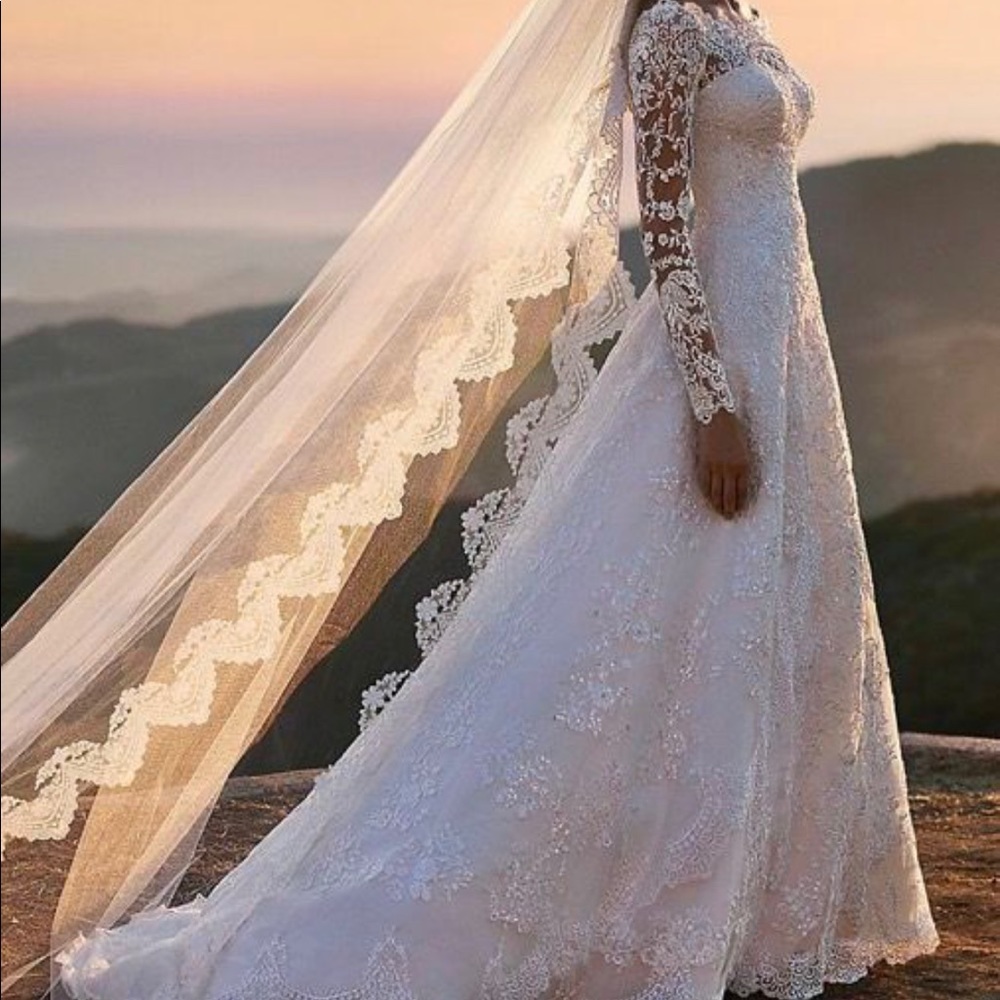 Wedding dress